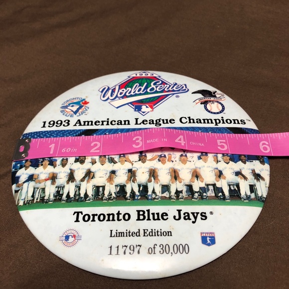 1993 Word Series Toronto Blue Jays six inch buttons.Limited edition AL and World - Picture 6 of 6